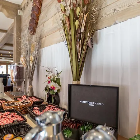 Le Vancouver Hotel 3*